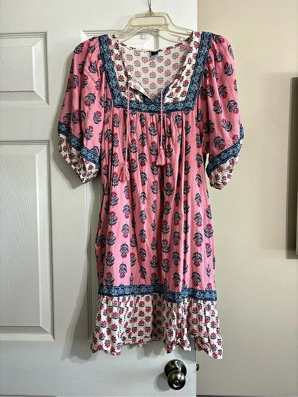 Old Navy Floral Dress in Pink & Blue Size Medium Women’s